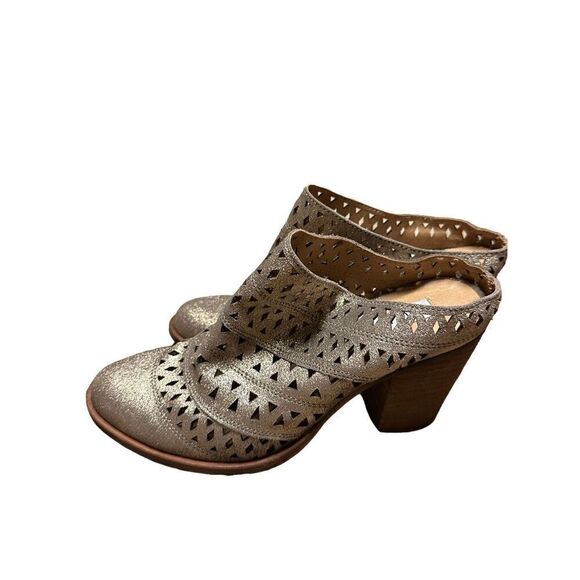 Steve Madden Harmony Mules in Dusty Gold Metallic Leather Upper Block Heel Sz 7M - Picture 1 of 9